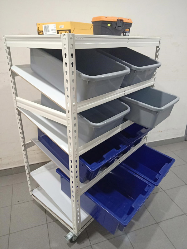 inclined container trolley
